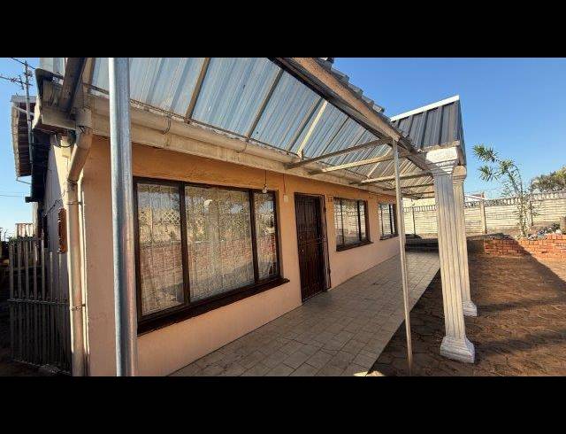 4 BEDROOM HOUSE FOR SALE IN SHALLCROSS